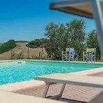 Villa Casale Lucy *